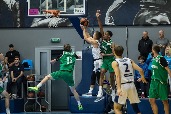 Розгромні перемоги Дніпра та Соколів, Рівне здолало в дербі Старий Луцьк