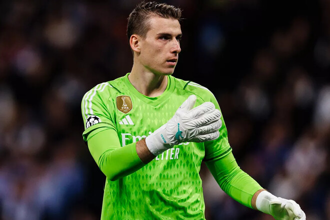 Вратарь сборной Украины обиделся на тренера. Он больше не хочет там играть