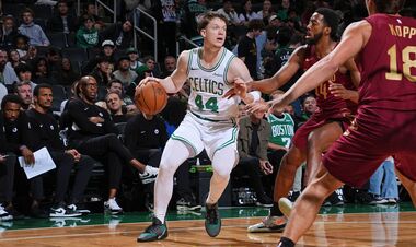 Шульга помог Бостону победить Кливленд в предсезонном матче НБА
