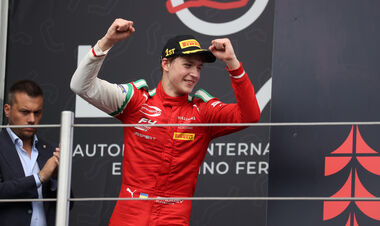 Впервые в истории. Украинец финишировал в топ-3 формульного чемпионата