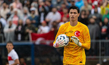 Скандал в Турции. Вратарь самовольно покинул расположение сборной