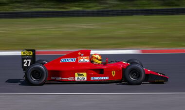 Болід Феррарі легенди Ф1 90-х виставлять на аукціон за семизначну суму