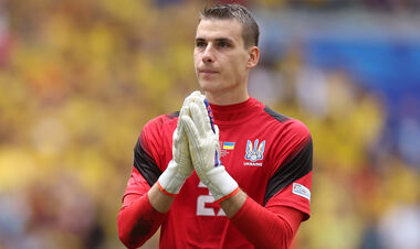 ФОТО. Лунин без слов отреагировал на победу Украины над Азербайджаном