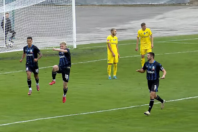 Прикарпаття – Чорноморець – 1:1. Знову червона. Відео голів та огляд матчу