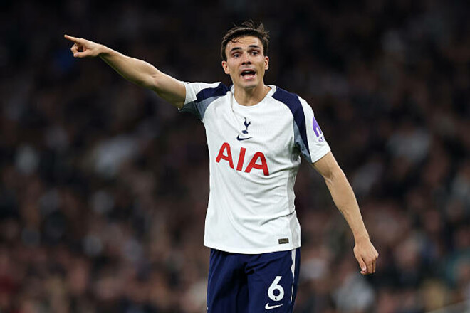 Тоттенгем має намір придбати півзахисника Баварії