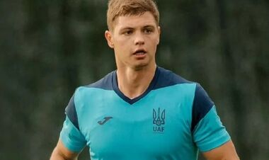 Он может играть и правого защитника. Ребров пояснил, почему вышел Бондарь