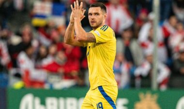 Не Малиновский. Леоненко выбрал лучшего игрока Украины с Азербайджаном