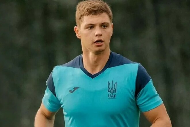 Он может играть и правого защитника. Ребров пояснил, почему вышел Бондарь