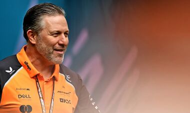 Босс Макларен Ф1: «Не знаю, какое из его обвинений меня больше рассмешило»