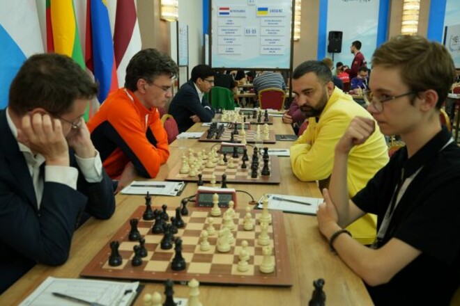 Чоловіча збірна України виграла ЧЄ-2025 з шахів, у жінок – срібло