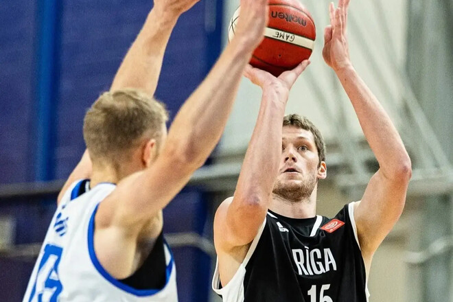 Результативна гра Новицького не врятувала ВЕФ від поразки в Лізі чемпіонів