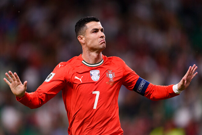 ВІДЕО. Залишилось 52: як Роналду оформив дубль за тайм у матчі відбору ЧС