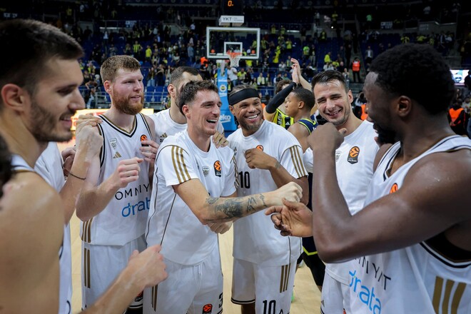 Евролига: Сенсация в Стамбуле и первое поражение Жальгириса