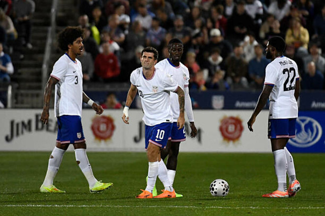 Лидер Милана получил травму в товарищеском матче сборной