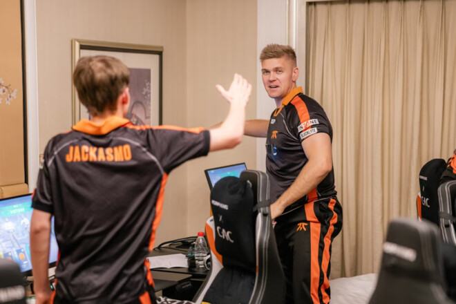 Команда fnatic вышла в плей-офф турнира в Шанхае по CS2