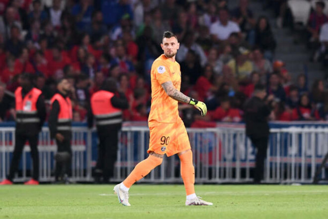 Колишній воротар ПСЖ завершив кар'єру, просидівши рік без клубу