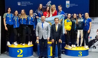 Кубок України з фехтування. Визначено переможців у рапірі серед команд