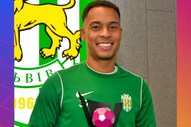 ФОТО. Бруниньо из Карпат получил награду лучшего игрока сентября