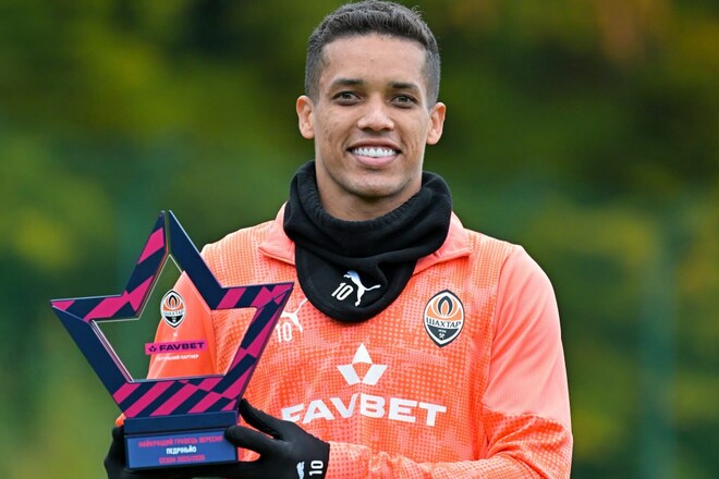 PHOTO. Pedrinho won Shakhtar's best player award in September