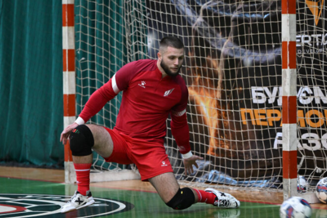 Первый покер сезона. Ураган смел с пути Кардинал