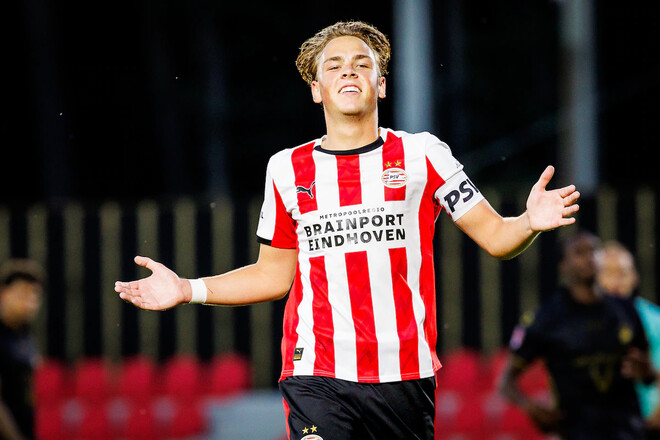 Источник: слухи о переходе нидерландского форварда в Динамо неправдивы