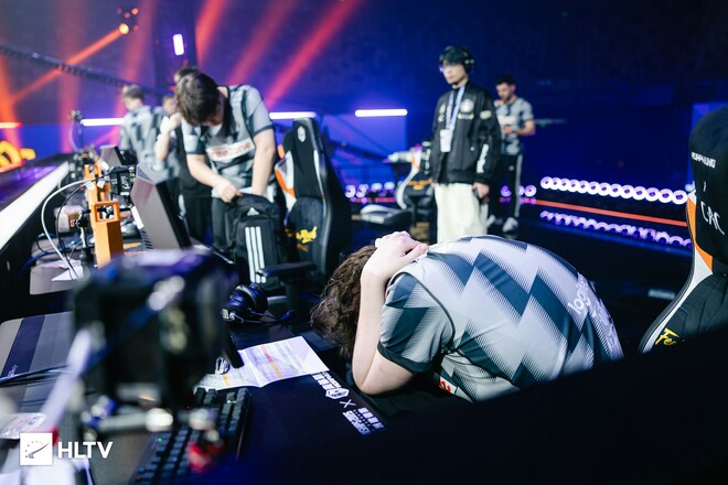 ФОТО. Українець не стримав сліз після поразки на CS Asia 2025