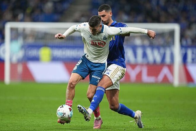 Овьедо дома уступил Эспаньолу. Игроки команд устроили акцию протеста