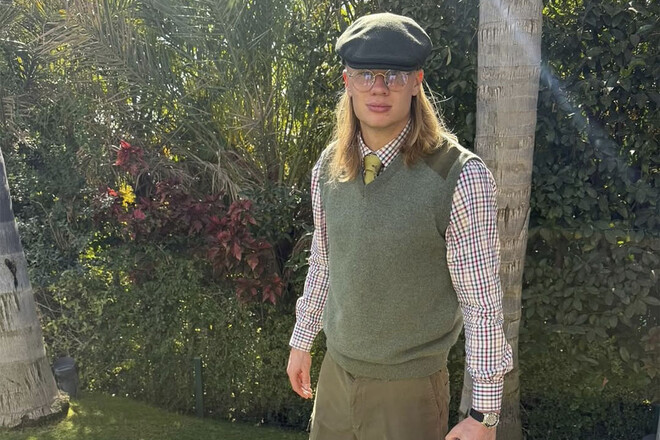 ФОТО. Звездный нападающий был замечен с дорогущей сумкой