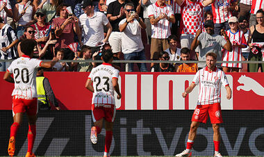 ФОТО. Жирона показала Ваната, Цыганкова и Крапивцова перед игрой с Барсой