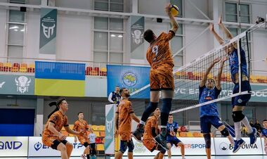 Суперліга з волейболу. Матчі 18 жовтня. Дивитись онлайн LIVE