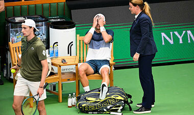 VIDEO. Holger Rune injured his leg and left the court with tears in his eyes