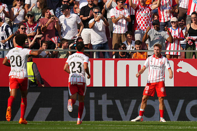 ФОТО. Жирона показала Ваната, Циганкова та Крапивцова перед грою з Барсою