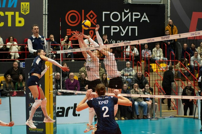 Волейбольна Суперліга. Жінки. Матчі 18 жовтня. Дивитись онлайн LIVE