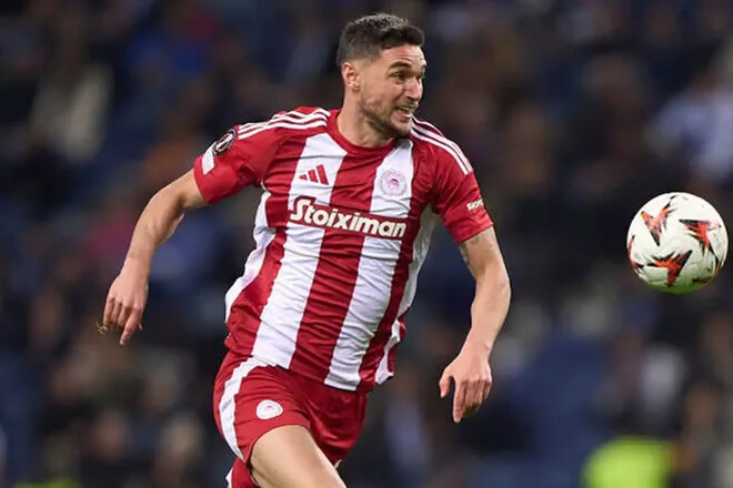 Нападающий сборной Украины наконец-то вернулся на поле. Помог выиграть матч