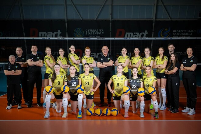 Волейбольна Суперліга.  Переможний старт чинних чемпіонів