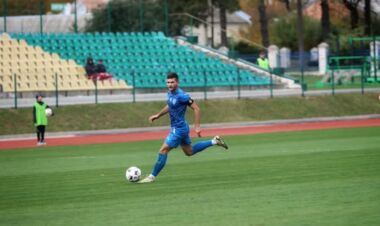 Хет-трик Фарасеєнка. Інгулець у результативному матчі обіграв Вікторію