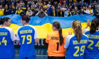 Боротьба була недовго. Жіноча збірна України програла Сербії