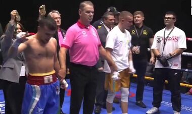 Українець Лозан програв півфінал Гран-прі WBC боксеру з Узбекистану