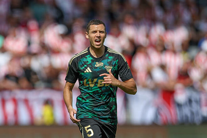 Украинец принес победу своему клубу в чемпионате. Он забил со штрафного