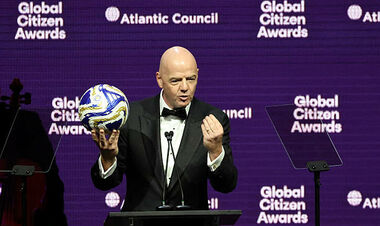 Президент ФИФА: «Хочется плакать, когда я вижу слезы матерей в Украине»