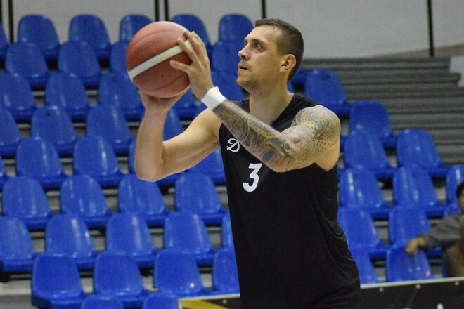 Форвард збірної України дебютував за Динамо Бухарест