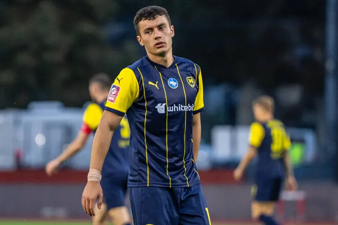 Полузащитник Металлиста 1925 перенес операцию на ноге