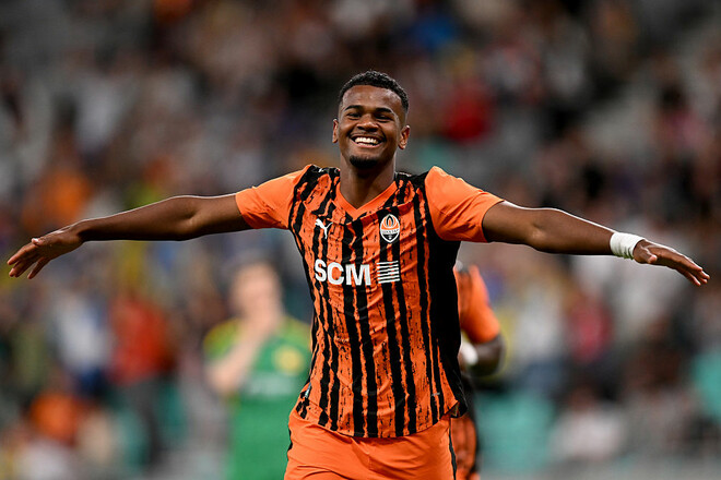 ФОТО. «Выздоравливай». Звезду Шахтёра успешно прооперировали