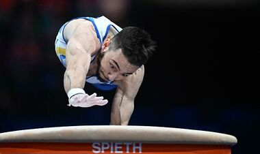 Старт ЧМ по спортивной гимнастике. Чепурный пока в тройке на опорном прыжке