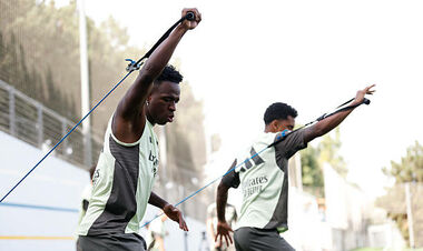 350 миллионов евро. Реал может совершить два супертрансфера