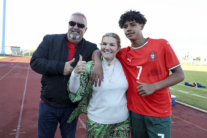 ФОТО. Сын Криштиану Роналду получил первый вызов в сборную U-16