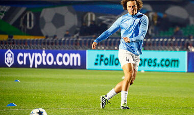 Давід Луїс мав супершанс. Пафос удесятьох зіграв унічию з Кайратом