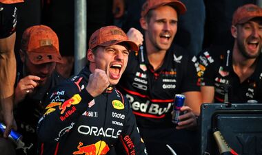 Мерседес в процентах назвал шансы Ферстаппена завоевать 5-й титул Ф1