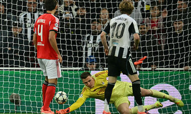 Newcastle - Benfica - 3:0. Bird Derby: Trubin missed three times. Video heads