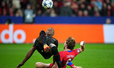 VIDEO. The worst match in his career? Zabarny brought 2 penalties and was removed